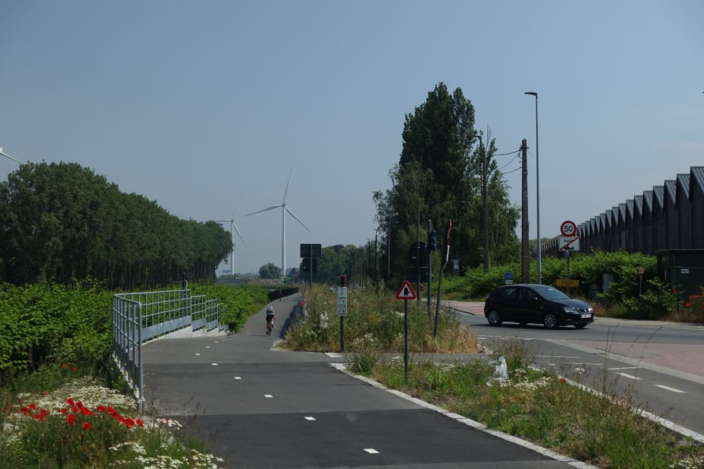 Fietssnelweg F20 le long du canal - Halle